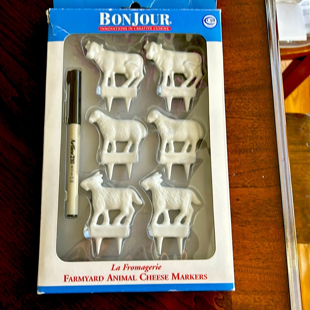 BONJOUR Innovations in Creative Cuisine - Farmyard Animal Cheese Markers.